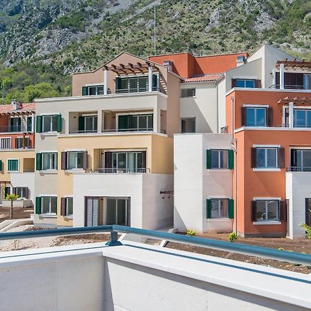 Lavender Bay Apartment F8 Donji Morinj Esterno foto