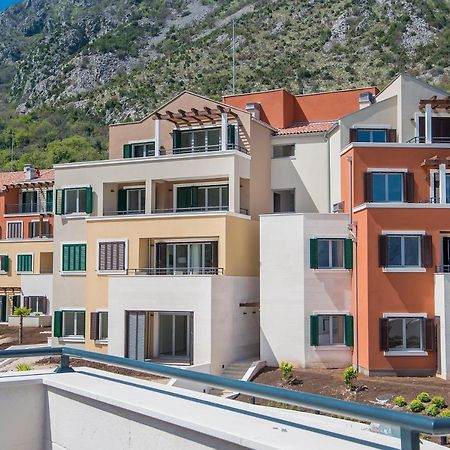 Lavender Bay Apartment F8 Donji Morinj Esterno foto