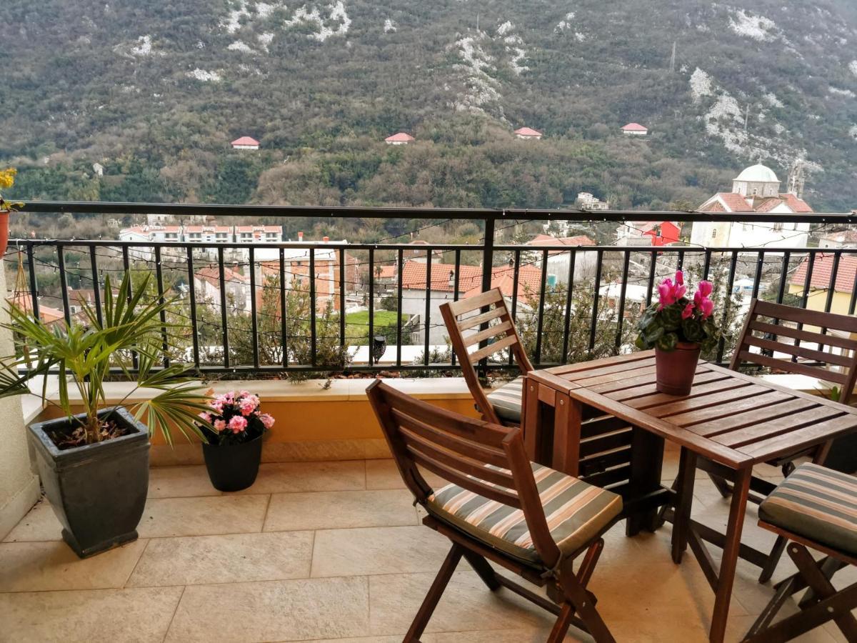 Lavender Bay Apartment F8 Donji Morinj Esterno foto