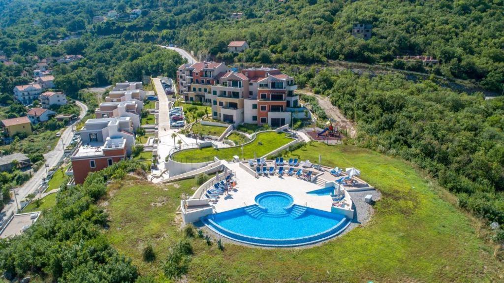 Lavender Bay Apartment F8 Donji Morinj Esterno foto